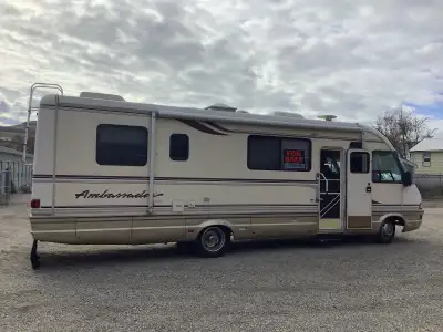 1994 Ambassador RV 80,000km 31 ft New additions; Roof 5 years old- no leaks Toilet - 1 year old Kitc...