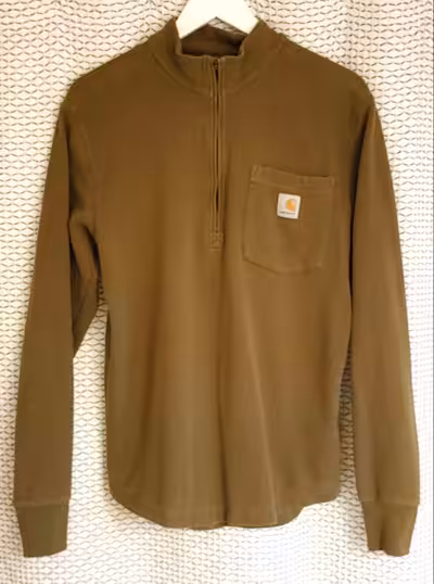 Men's size small regular Carhartt zip up pullover. Excellent condition like new. No rips, stains or...