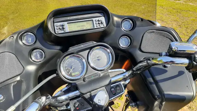 2011 Harley-Davidson FLTRU Road Glide 103 in Street, Cruisers & Choppers in Renfrew - Image 5