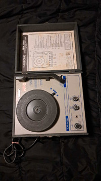 Record player Vintage CALIFONE 1430C Portable Record Player Turn