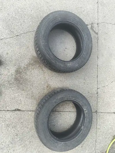 Set of two Nokian hakkapeliitta R2 suv tires 7/32nds of tread left 110 obo