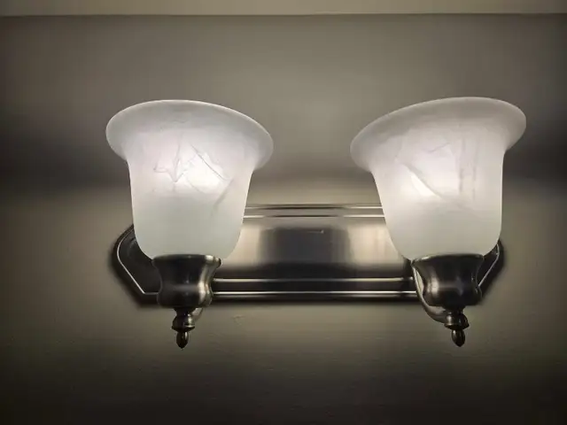 3 x 2-light vanity lights in Indoor Lighting & Fans in Oakville / Halton Region - Image 2