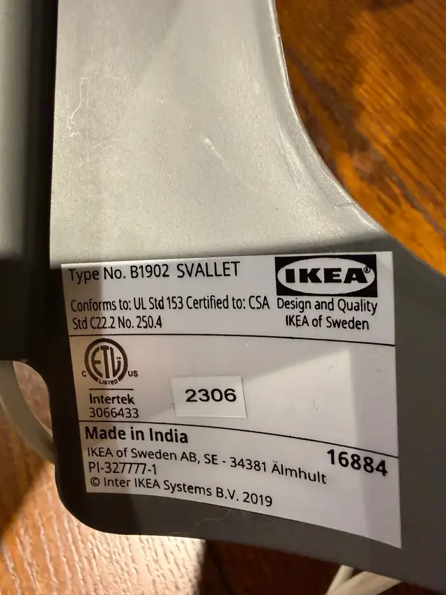 IKEA SVALLLET Desk Lamp in Indoor Lighting & Fans in City of Toronto - Image 3