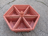 Jardinière hexagonale en plastique