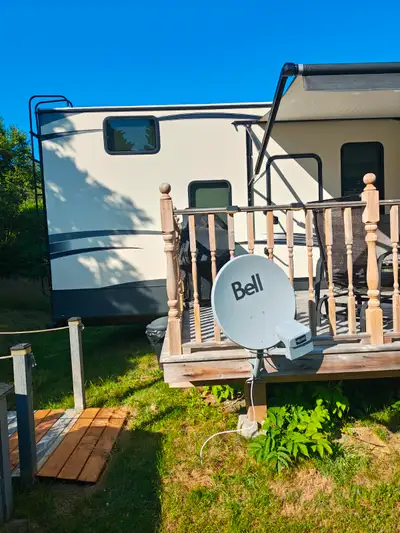 Salem 378 fl 45 feet fifth wheel 5 slides, front living room , rear loft, loaded with 2 a/c units, n...
