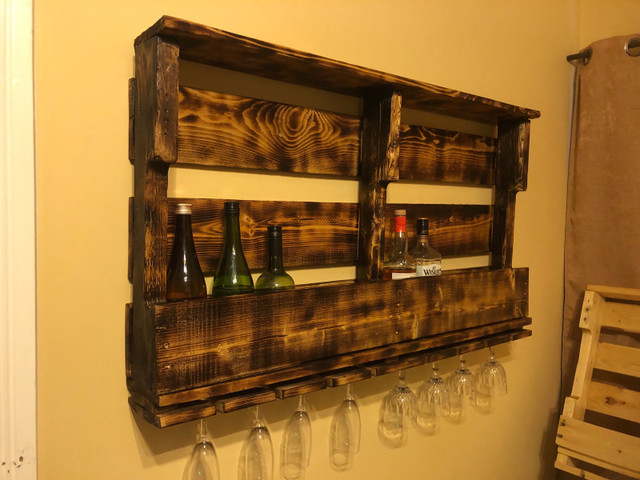 Homemade pallet wine racks in Home Décor & Accents in London - Image 3