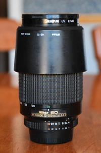 Nikon 70-300mm f/4-5.6 D ED AF Nikkor Zoom Lens