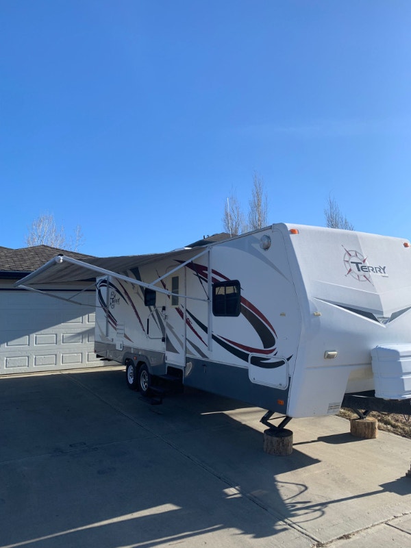 29ft RV, Camper, Trailer, Rerry Travel Trailers & Campers Grande