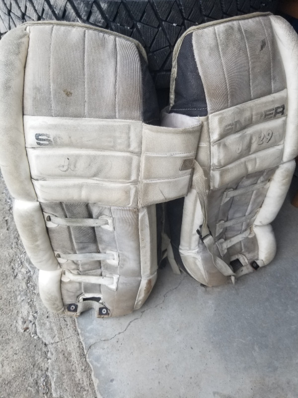 hockey goalie pads in Hockey in Kawartha Lakes