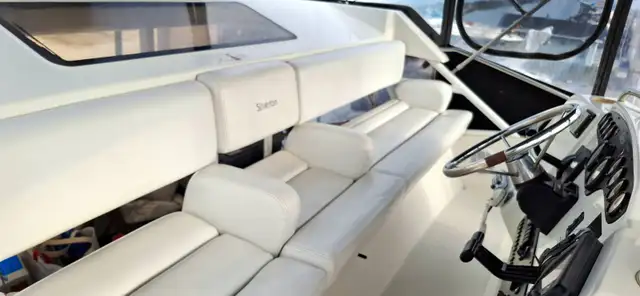 1996 Silverton 372 Motor Yacht in Powerboats & Motorboats in Trenton - Image 13
