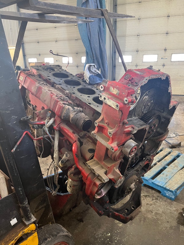 ISX 2350 block from 2015 w900 Heavy Equipment Parts & Accessories