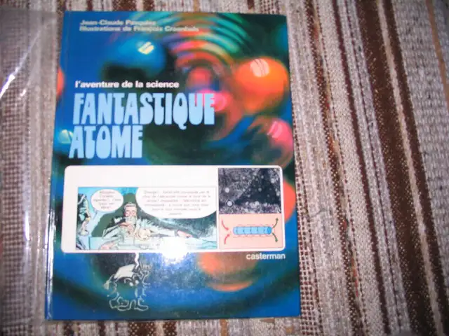 LIVRE VINTAGE 1959 HISTOIRE DE L'ATOME PAR PIERRE ROUSSEAU in Arts & Collectibles in Laval / North Shore - Image 11