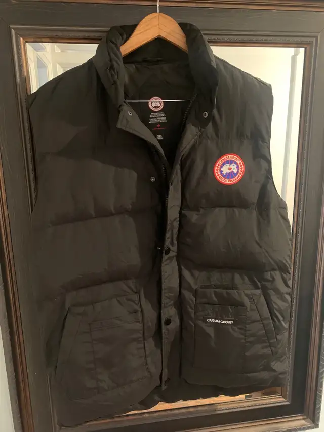 Canada Goose vest size XXL, 108 cm. Like new. in Men's in City of Toronto - Image 2