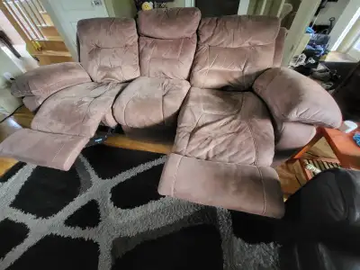 Sofa ,Divan Elran, Inclinable Électrique Propre et Confortable, View more