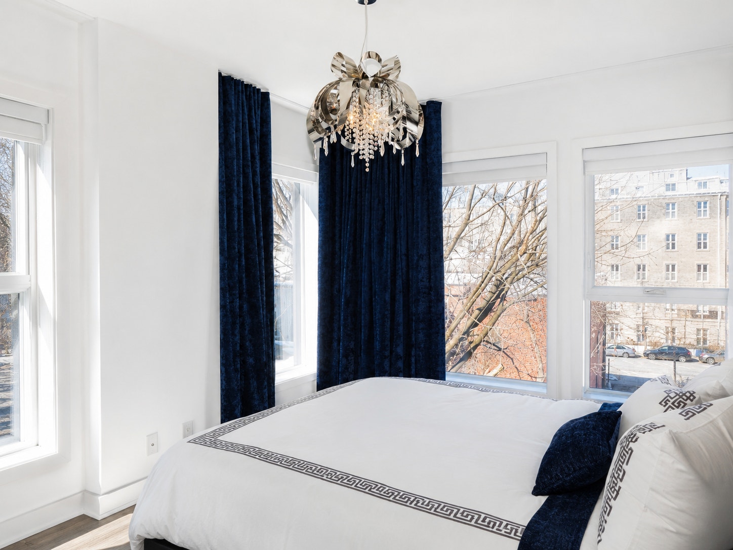 2229 Rue Ste.-Catherine Est — photo 3