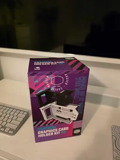 I am selling my brand new white Cooler Master Vertical Graphics Card Holder Kit V3. Designed to show...