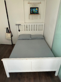 Double bed (bed frame & mattress)