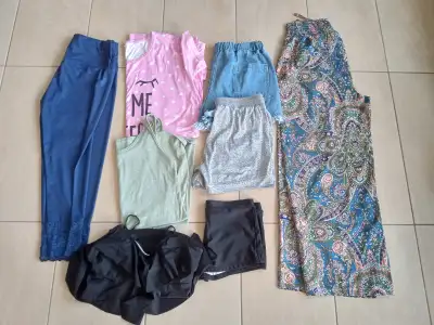 *ÉTÉ* LOT DE VÊTEMENTS FEMME LARGE 10$ le tout, View more