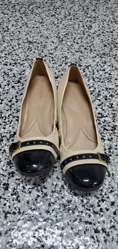 Women flats shoes Chaussures plates femme - FITS SIZE 9 dans Femmes - Chaussures  à Ville de Montréal