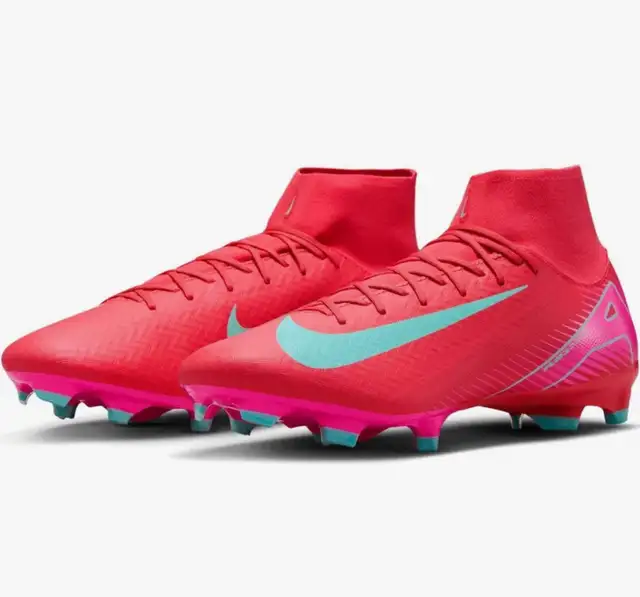 Nike Mercurial Superfly  hybrid soccer/football cleats. in Soccer in Ottawa - Image 2