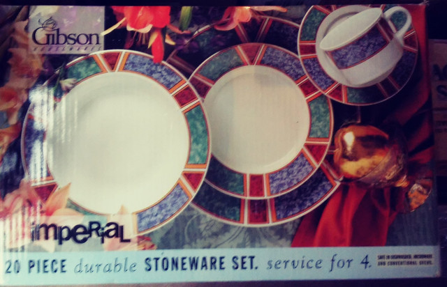 New 20 pc. Gibson Stoneware set for Four in Kitchen & Dining Wares in Campbell River - Image 3