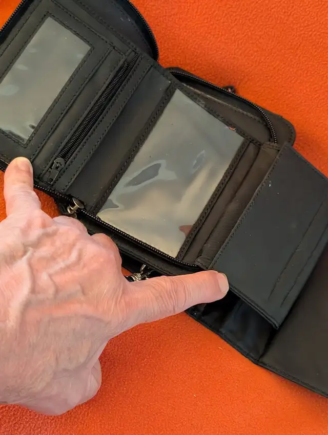 Joy Moda black fabric shoulder bag -6x5x2 inches in Women's - Bags & Wallets in Edmonton - Image 4