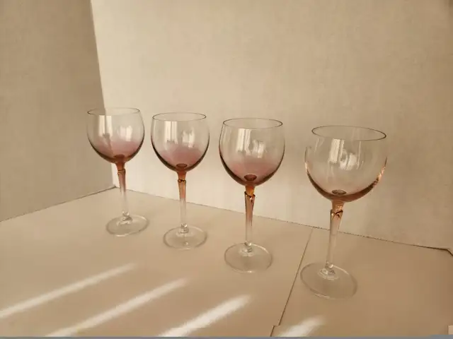 STEMMED WINE GLASSES in Kitchen & Dining Wares in Mississauga / Peel Region - Image 3