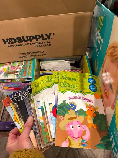 French texts for sale (early readers to chapter books), View more