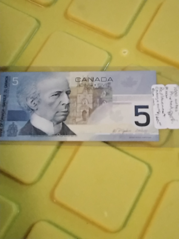 2002 Canada $5 Banknote in Arts & Collectibles in Edmonton
