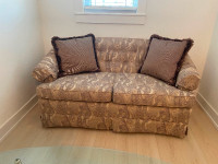 Lovely, quality love seat with matching ottomans