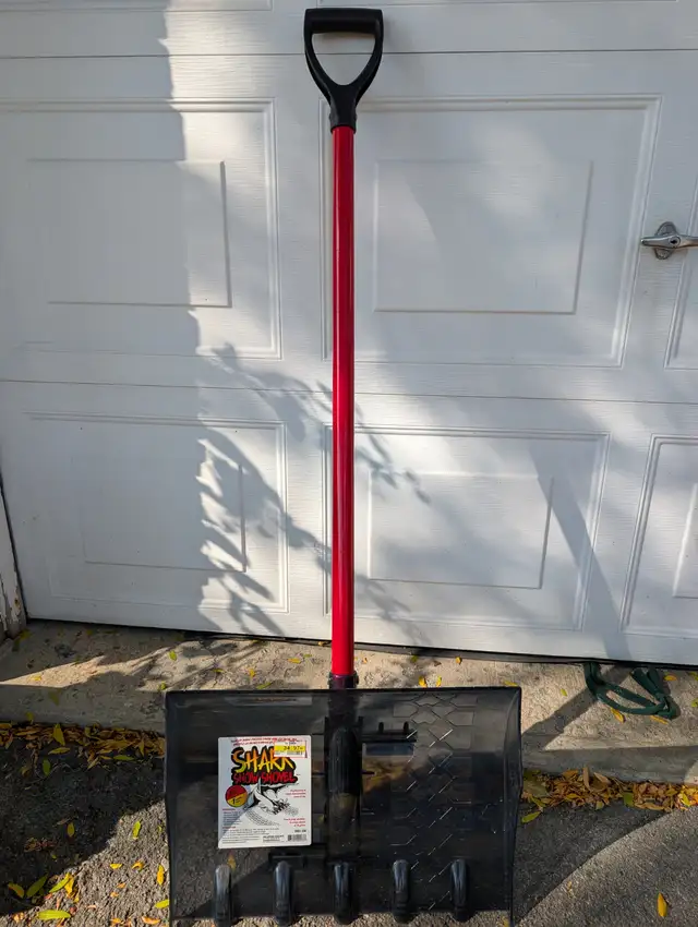 Snow Shovels in Outdoor Tools & Storage in Ottawa - Image 3