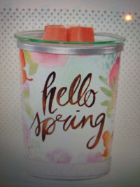 "Hello Spring" Scentsy wax warmer with one pack of wax