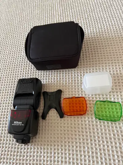 Nikon SB700 Speed light Used - Like New, View more