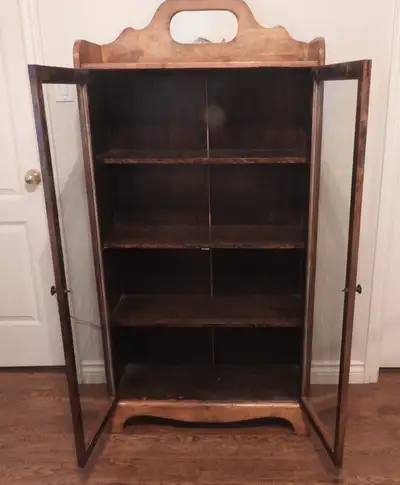 1900s Book Case with 2 rolled glass doors and 4 shelves., View more