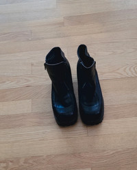 Boots leather fits size 8  8.5 