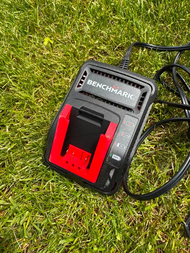 BENCHMARK 200cc Self-Propelled Gas mower with electric start62863277201794124