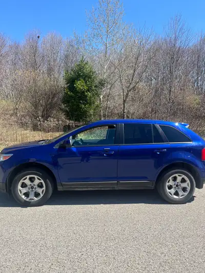 Clean and reliable 2014 Ford Edge V6 with 220,000 km. Runs and drives great with no issues smooth en...