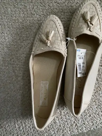 Women shoes 7.5 NEW, View more