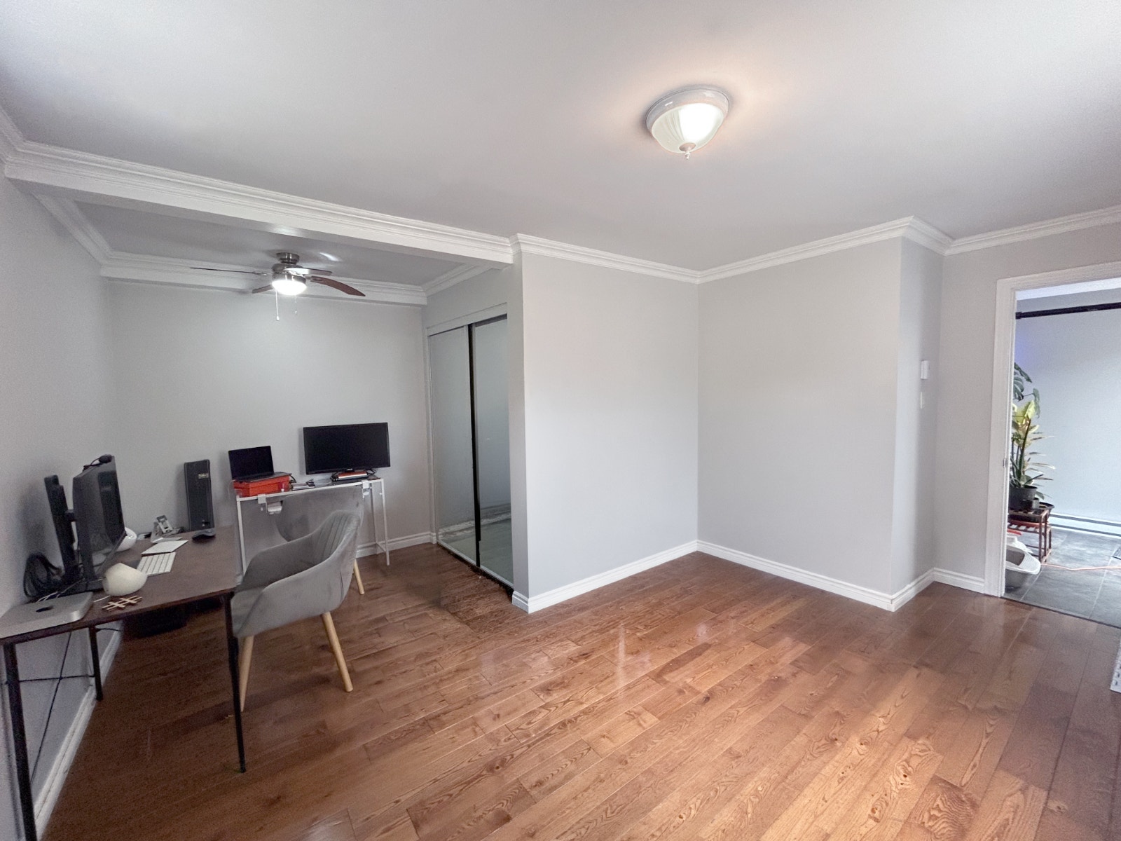 7½ Appartement sur le rdc avec sous-sol et stationnement — photo 3