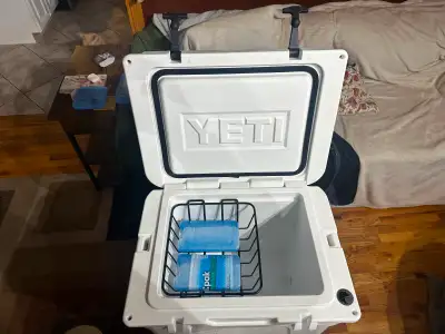 YETI Tundra 35 Cooler with 2 icepacks, View more