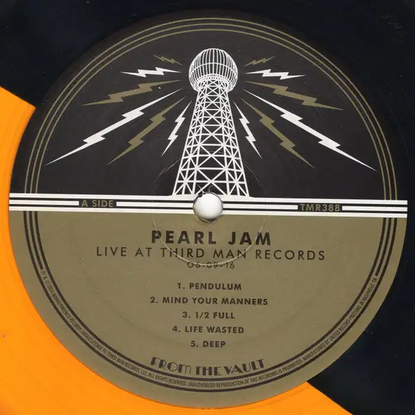 Pearl Jam 2016 live at Third Man Records Gold Black split vinyl in CDs, DVDs & Blu-ray in Markham / York Region - Image 5