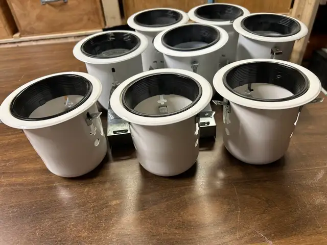 luminaires encastrés in Indoor Lighting & Fans in Laval / North Shore - Image 3