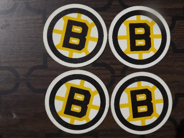 FS: "Boston Bruins" 4-Coaster Set in Arts & Collectibles in London - Image 2