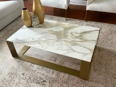 Superbe table de salon achetée chez Maison Corbeil., View more