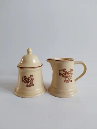 Vintage 1970s Pfaltzgraff sugar and creamer set, View more