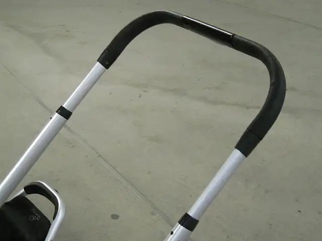 Quinny Foldable Dutch Child Stroller Jogger 12" Wheel in Strollers, Carriers & Car Seats in City of Toronto - Image 6