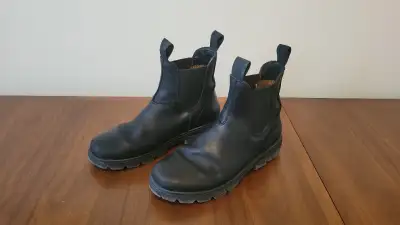 SoftMoc Heath Chelsea Boots Black Unisex - 9 US Mens / 11 US Womens / 42 EUR ●$60.00 or best offer ●...