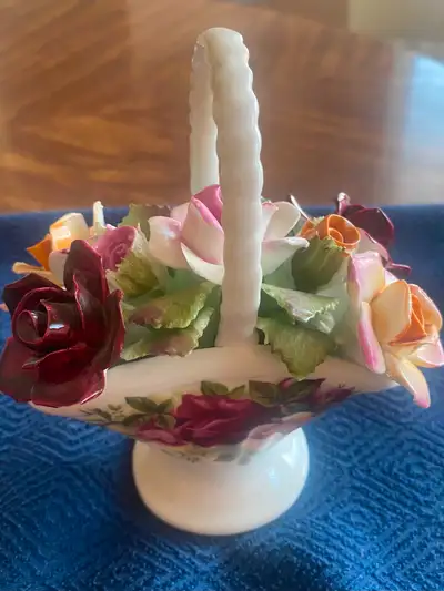 VINTAGE OLD COUNTRY ROSES ORNAMENT, View more