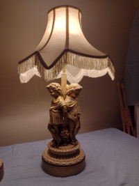 2 Beautiful Cherubs Holding Hands Lamps