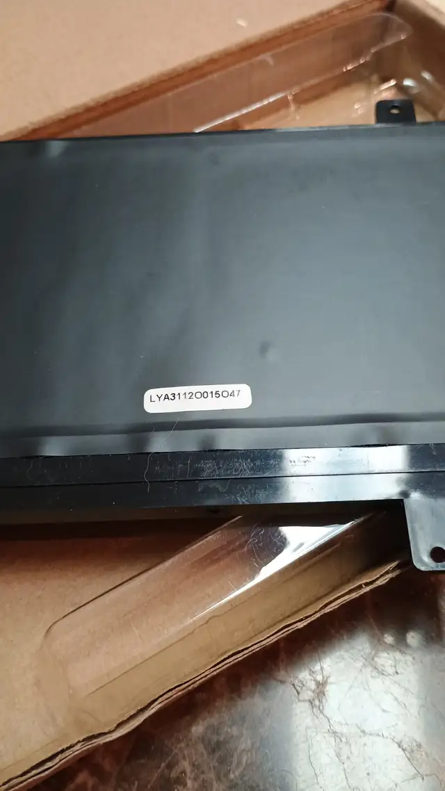 HP laptop battery mb04xl in Laptop Accessories in Kitchener / Waterloo - Image 6